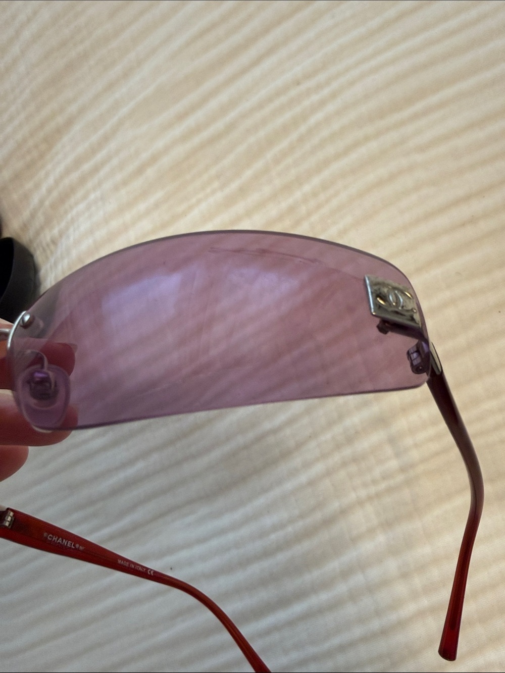 CHANEL Women's Rimless Sunglasses - Purple Lenses with Red Arms - Picture 7 of 8